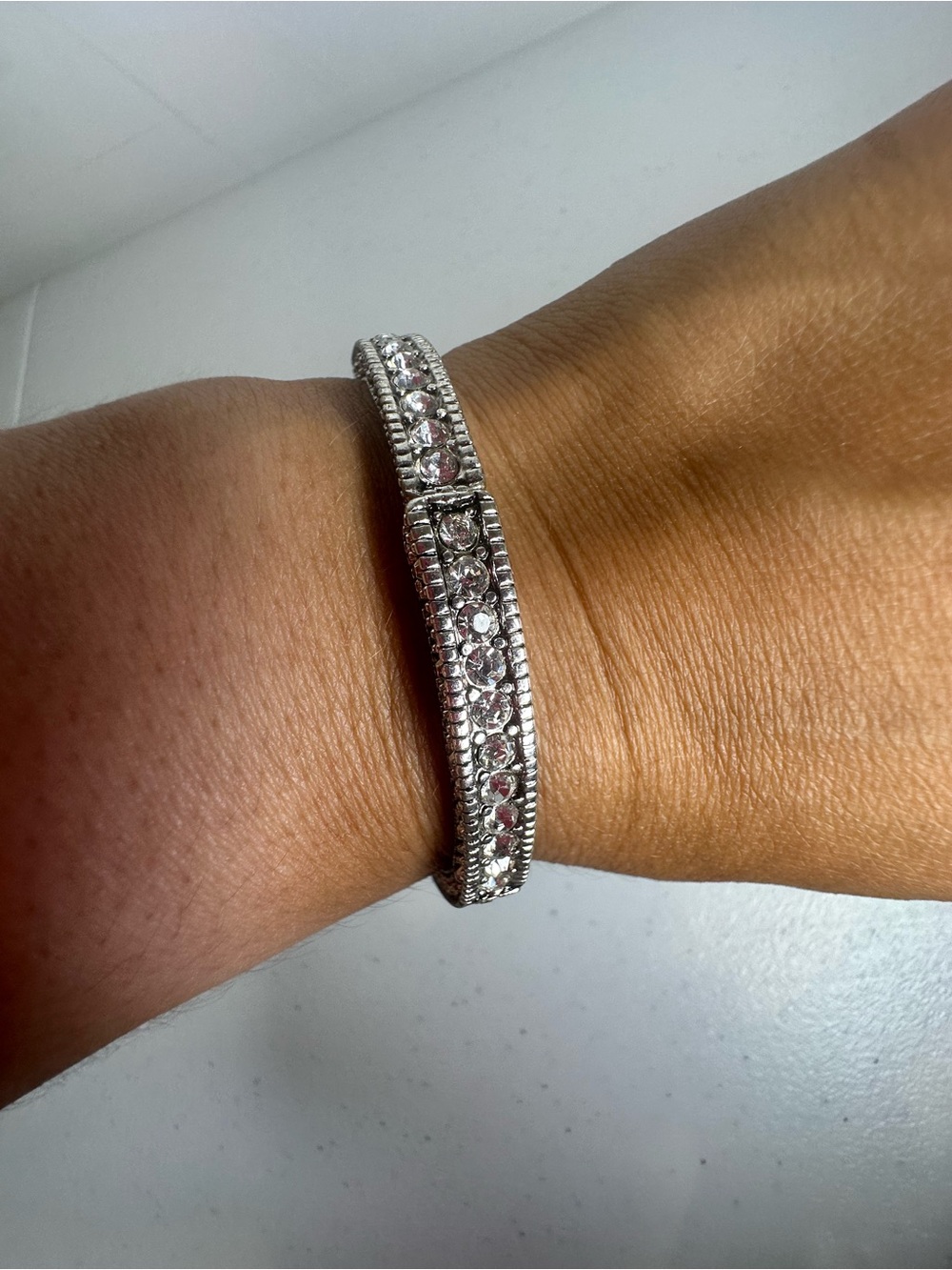 Source Unknown Silver Tone Pave Crystal Hinged Bangle Bracelet